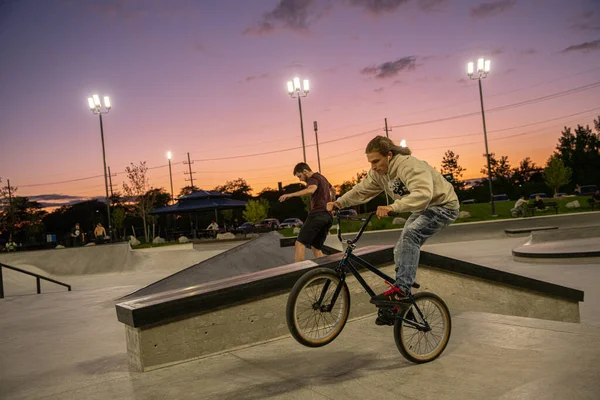 Detroit Michigan Usa 2019 Skaters Bmx Bikers Practice Tricks Detroit — 스톡 사진