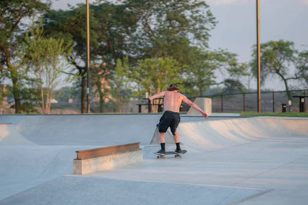 Detroit Michigan Usa 2019 Skater Zeigen Tricks Skatepark Detroit — Stockfoto