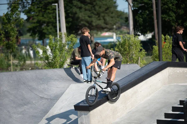 Detroit Michigan Usa 2019 Skaters Bmx Bikers Practice Trick Detroit — 스톡 사진