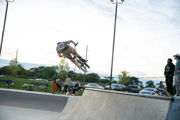 Detroit Michigan Usa 2019 Skater Und Biker Üben Tricks Der — Stockfoto