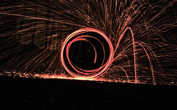 Funkenkreis Wird Der Dämmerung Hell Bemalt — Stockfoto