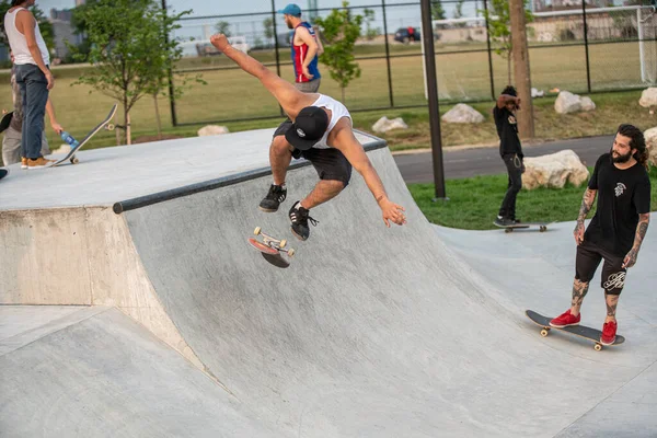 Detroit Michigan Usa 2019 Pattinatori Che Praticano Loro Abilità Skateboard — Foto Stock