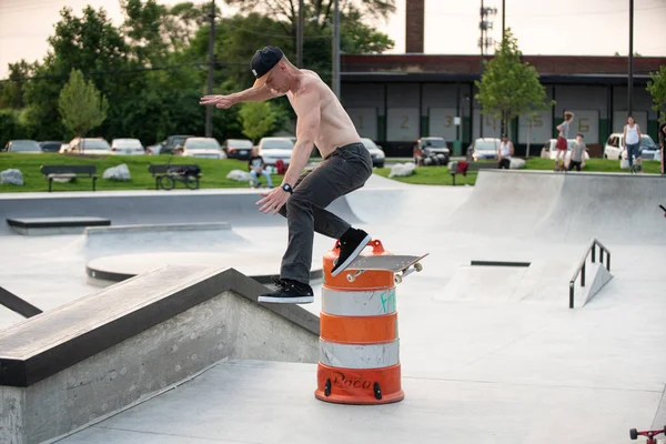 Detroit Michigan Estados Unidos 2019 Los Patinadores Practican Sus Trucos —  Fotos de Stock