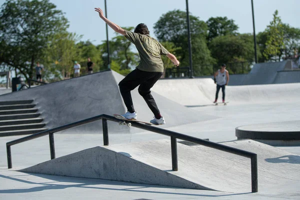 Detroit Michigan Estados Unidos 2019 Los Patinadores Practican Sus Trucos — Foto de Stock