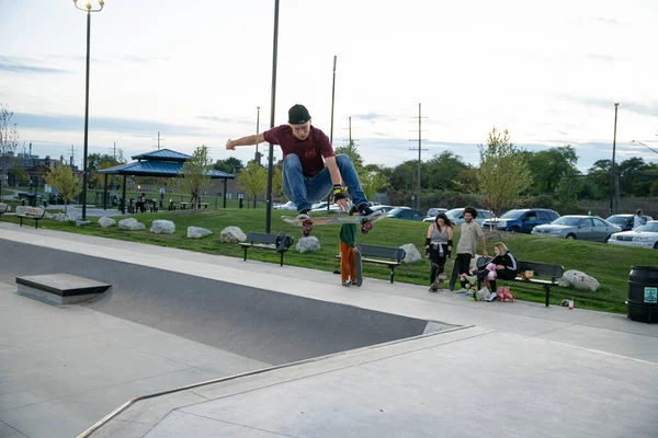 Detroit Michigan Usa 2019 Skaters Bikers Practice Trick Dusk Detroit — 스톡 사진