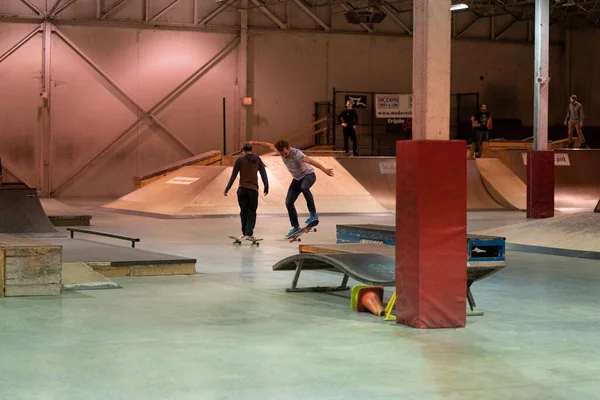 Detroit Michigan Eua 2019 Patinadores Linha Skatistas Estão Praticando Seus — Fotografia de Stock