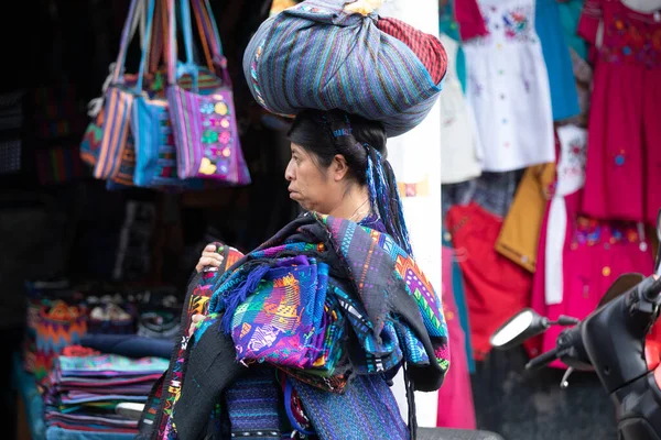 Mujer Traje Del Templo Indio — Foto de Stock