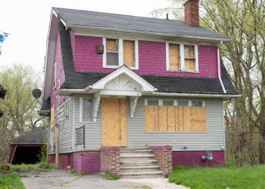 Detroit şehir merkezinde terk edilmiş bir ev