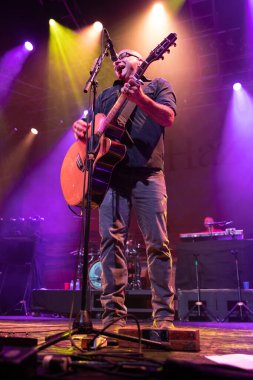 Orlando, Florida, ABD - 09.01.2018: Rahibe Hazel özel konuk Trae Pierce ve Florida 'daki T Stones ile birlikte Blues Evi' nde canlı performans sergiliyor.