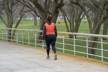 Harrison Township, Michigan, ABD - 24 Nisan 2020: Covid-19 Corona Virüsü sırasında Michigan Metro Parkı etkinliği.