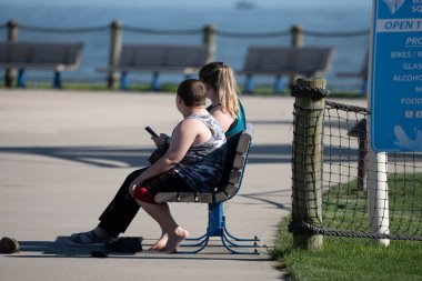 Harrison Township, Michigan, ABD - 20 Mayıs 2020: Covid-19 Corona Virüsü sırasında Michigan Metro Parkı etkinliği.