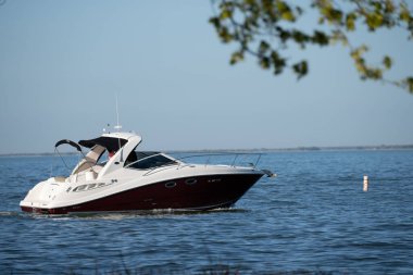 Harrison Township, Michigan, ABD - 20 Mayıs 2020: Covid-19 Corona Virüsü sırasında Michigan Metro Parkı etkinliği.