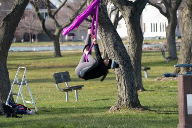 Harrison Township, Michigan / ABD - 19 Nisan 2020: Corona Virüsü sırasında Michigan Metro Parkı etkinliği.