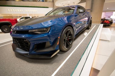 GM Dünya Merkezi 'nde 2019 otomobil sergileniyor