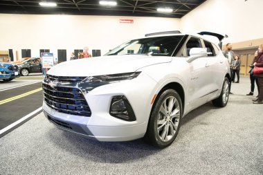 Toledo, Ohio, ABD - 02.07.2020: Büyük Toledo Otomobil Fuarı 2020, The Blade tarafından sunuldu, en yeni araç modelleri ve otomotiv teknolojisinde son gelişmeler.