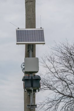 Güneş paneli ve pil kullanımı için geri yüklendi