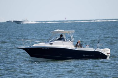 Harrison Township, Michigan, ABD - 31 Mayıs 2020: Covid-19 Corona Virüsü sırasında Michigan Metro Parkı etkinliği.