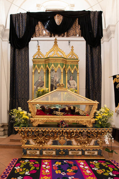 Старые церкви Антигуа.