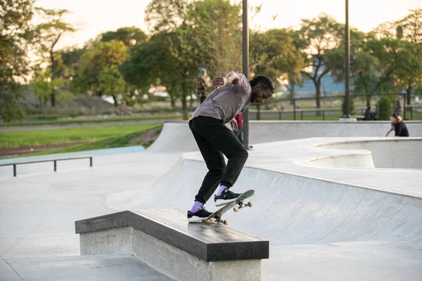 Detroit Michigan Usa 2019 Skater Und Biker Üben Tricks Bei — Stockfoto