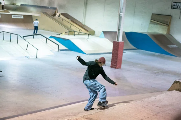 Royal Oak Michigan Usa Łyżwiarze Ćwiczą Swoje Sztuczki Modern Skate — Zdjęcie stockowe