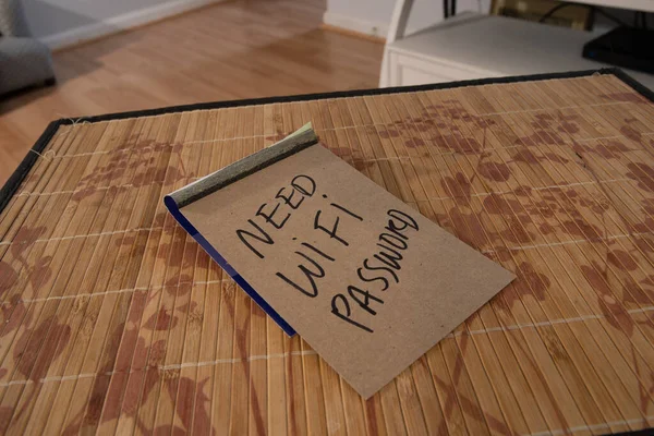 Defterine elle yazılmış bir not: 