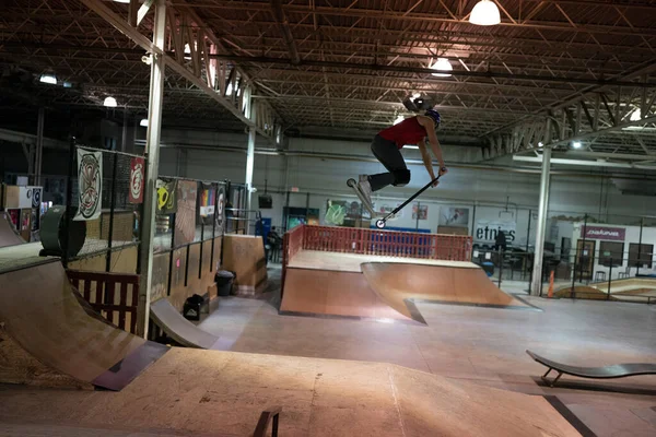 Royal Oak Michigan Usa 2020 Bikers Skaters Practice Tricks Modern — Stock Photo, Image