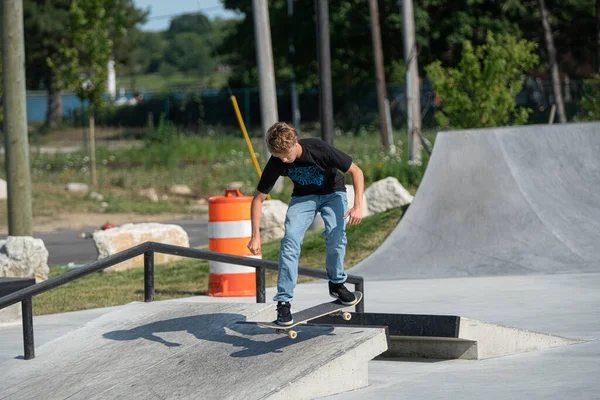 Detroit Michigan Eua 2019 Skaters Praticam Seus Truques Skate Parque — Fotografia de Stock