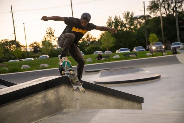 Detroit Michigan Usa 2019 Skater Und Bmx Fahrer Üben Tricks — Stockfoto