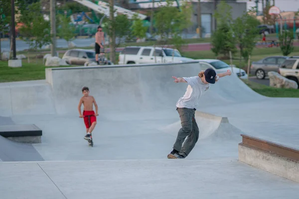 Detroit Michigan Usa 2019 Skateři Předvádějí Triky Skate Parku Detroitu — Stock fotografie