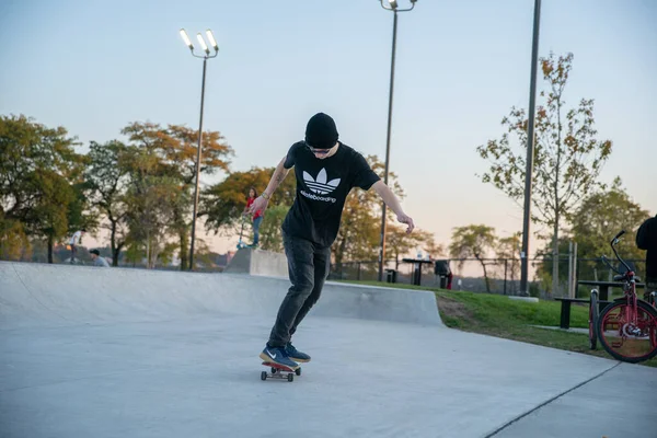 Detroit Michigan Eua 2019 Patinadores Motociclistas Praticam Truques Detroit Enquanto — Fotografia de Stock