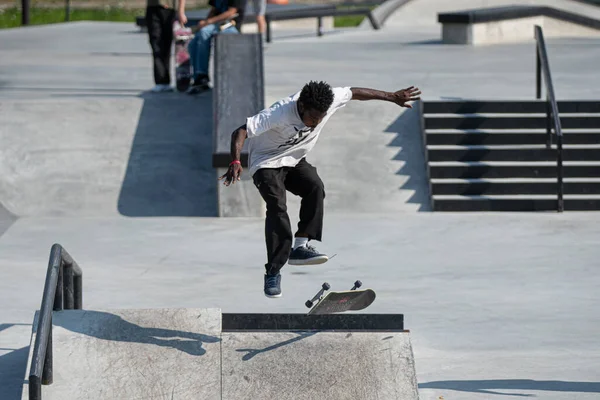 Detroit Michigan Usa 2019 Skater Üben Ihre Skateboard Tricks Skatepark — Stockfoto