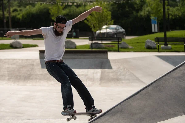 Detroit Michigan Usa 2019 Skater Üben Ihre Skateboard Tricks Einem — Stockfoto