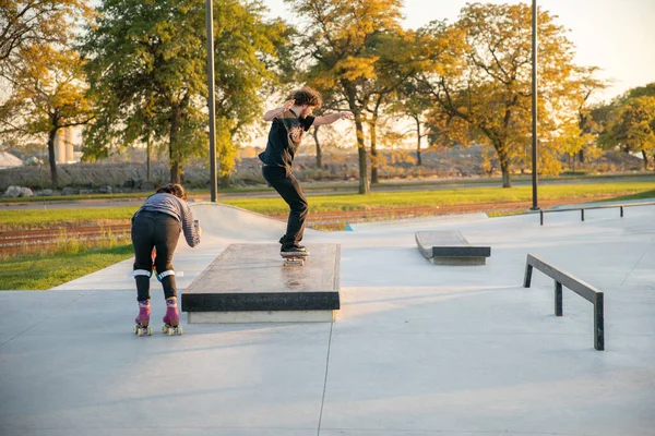 Detroit Michigan Usa 2019 Skaters Bikers Having Fun Practicing Skate — Stock Photo, Image