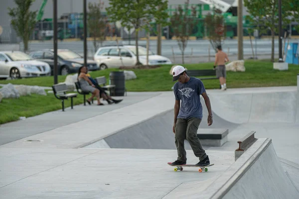 Detroit Michigan Usa 2019 Skater Üben Tricks Auf Skateboards Der — Stockfoto