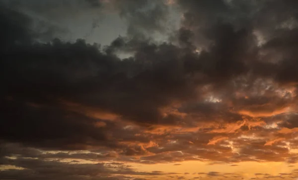 Pôr Sol Dramático Céu — Fotografia de Stock