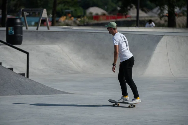 Detroit Michigan Usa 2019 Skater Üben Ihre Skateboard Tricks Skatepark — Stockfoto