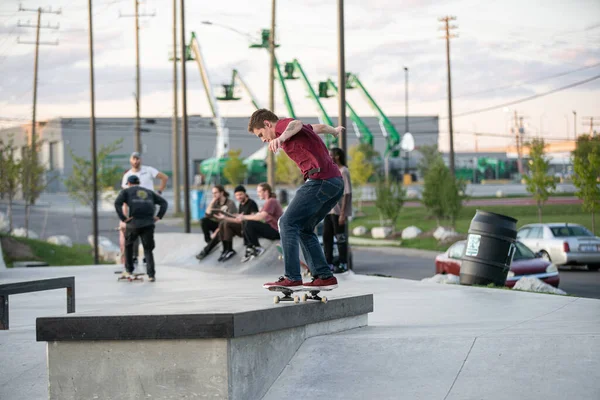 Detroit Michigan Eua 2019 Patinadores Motociclistas Praticam Truques Pôr Sol — Fotografia de Stock