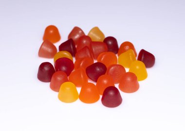 Jelibon vitaminler, renkli haplar.