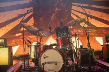 Detroit, Michigan, ABD - 10.20.2018: Clutch özel konuk Sevendust ve açılış grubu Tyler Bryant ve the Shakedown ile Detroit Fillmore 'da canlı performans sergiliyor
