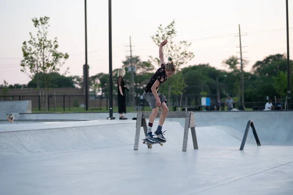 Detroit Michigan Usa 2019 Pattinatori Esibiscono Nello Skate Park Detroit — Foto Stock