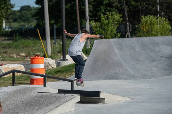 Detroit Michigan Usa 2019 Skater Üben Ihre Skateboard Tricks Skatepark — Stockfoto