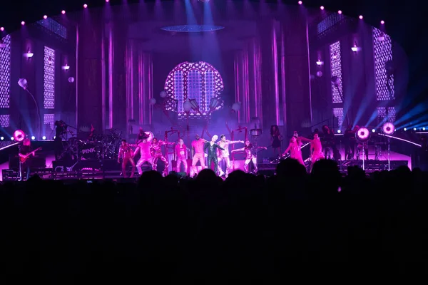 Detroit, Michigan, ABD - 04.26.2019: Özel konuk Julia Michaels ile Little Caesar 's Arena' da canlı performans