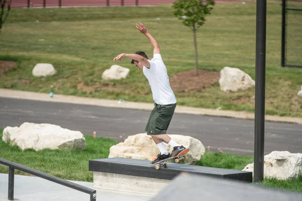 Detroit Michigan Usa 2019 Skater Üben Ihre Skateboard Fähigkeiten Einem — Stockfoto