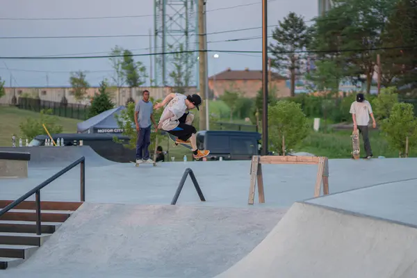 Detroit Michigan Usa 2019 Skater Zeigen Tricks Skatepark Detroit — Stockfoto