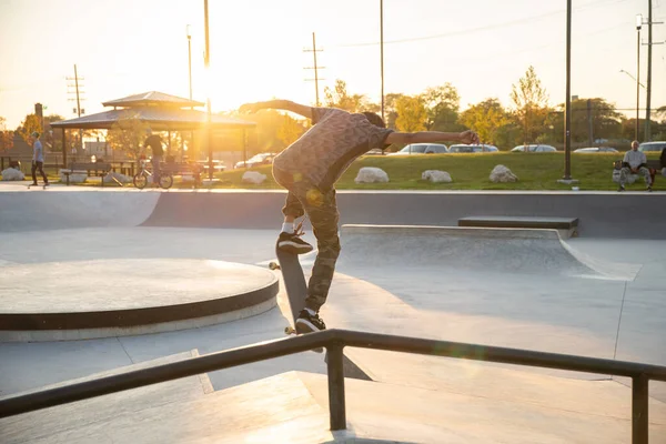 Detroit Michigan Usa 2019 Skater Und Biker Beim Üben Skatepark — Stockfoto