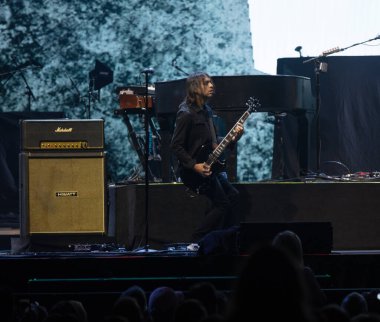 Orlando, Florida, ABD - 06.26.2018: Hall ve Oates, Amway Center 'da Train ile canlı performans sergiliyor.