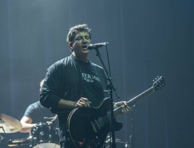 Detroit, Michigan, ABD - 11.04.2018: Third Eye Blind Sound Board Theater 'da canlı performans sergiliyor.