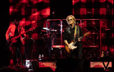 Orlando, Florida, ABD - 06.26.2018: Hall ve Oates, Amway Center 'da Train ile canlı performans sergiliyor.