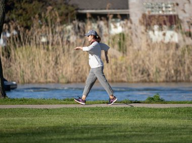 Harrison Township, Michigan, ABD - 20 Mayıs 2020: Covid-19 Corona Virüsü sırasında Michigan Metro Parkı etkinliği.