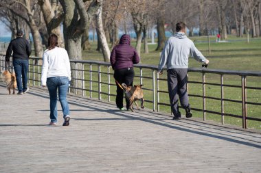 Harrison Township, Michigan / ABD - 19 Nisan 2020: Corona Virüsü sırasında Michigan Metro Parkı etkinliği.